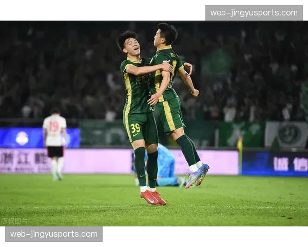 40岁的老将 prop 打满全场，赛后需要队友搀扶才能走下球场